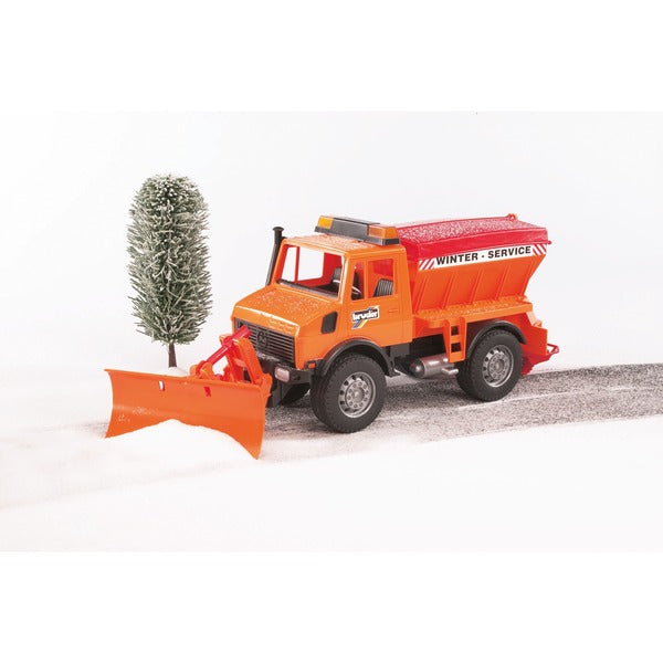 BRUDER 02572 MB-Unimog Winterdienst mit Räumschild