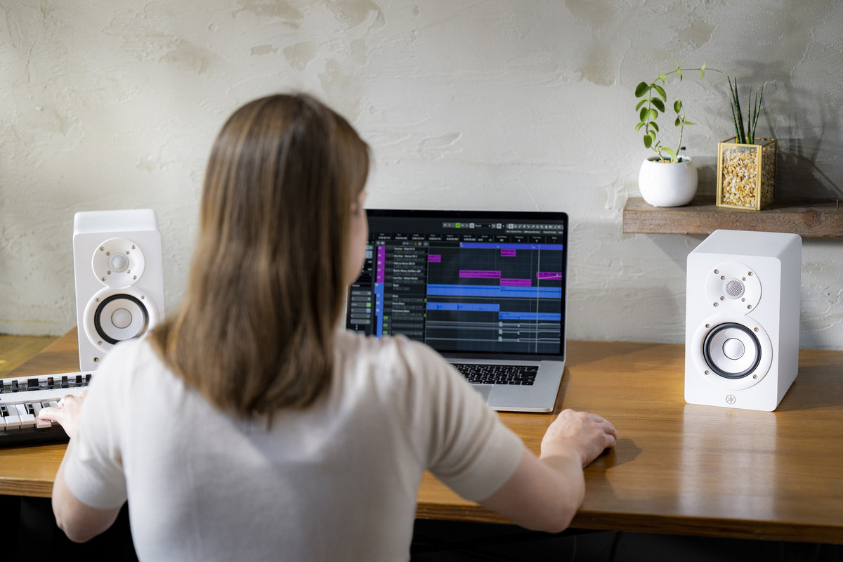 Yamaha HS3 White - active two-way near-field monitors, pair