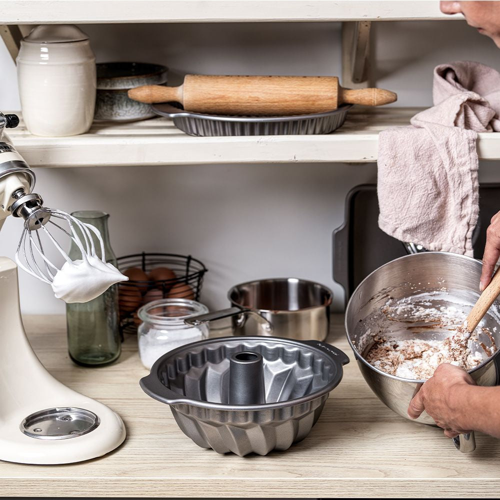 KitchenAid Gugelhupf Pan 24cm Gray