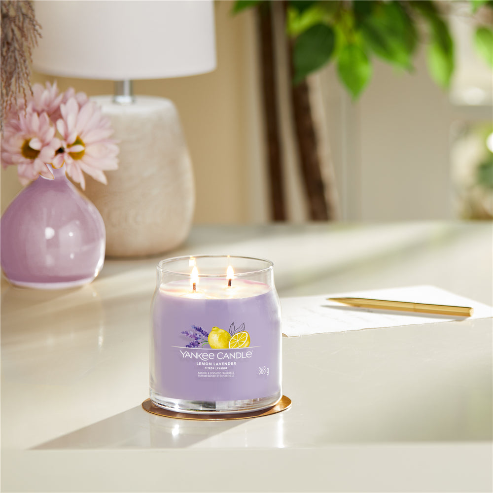 Yankee Candle Medium Candle — Lemon Lavender