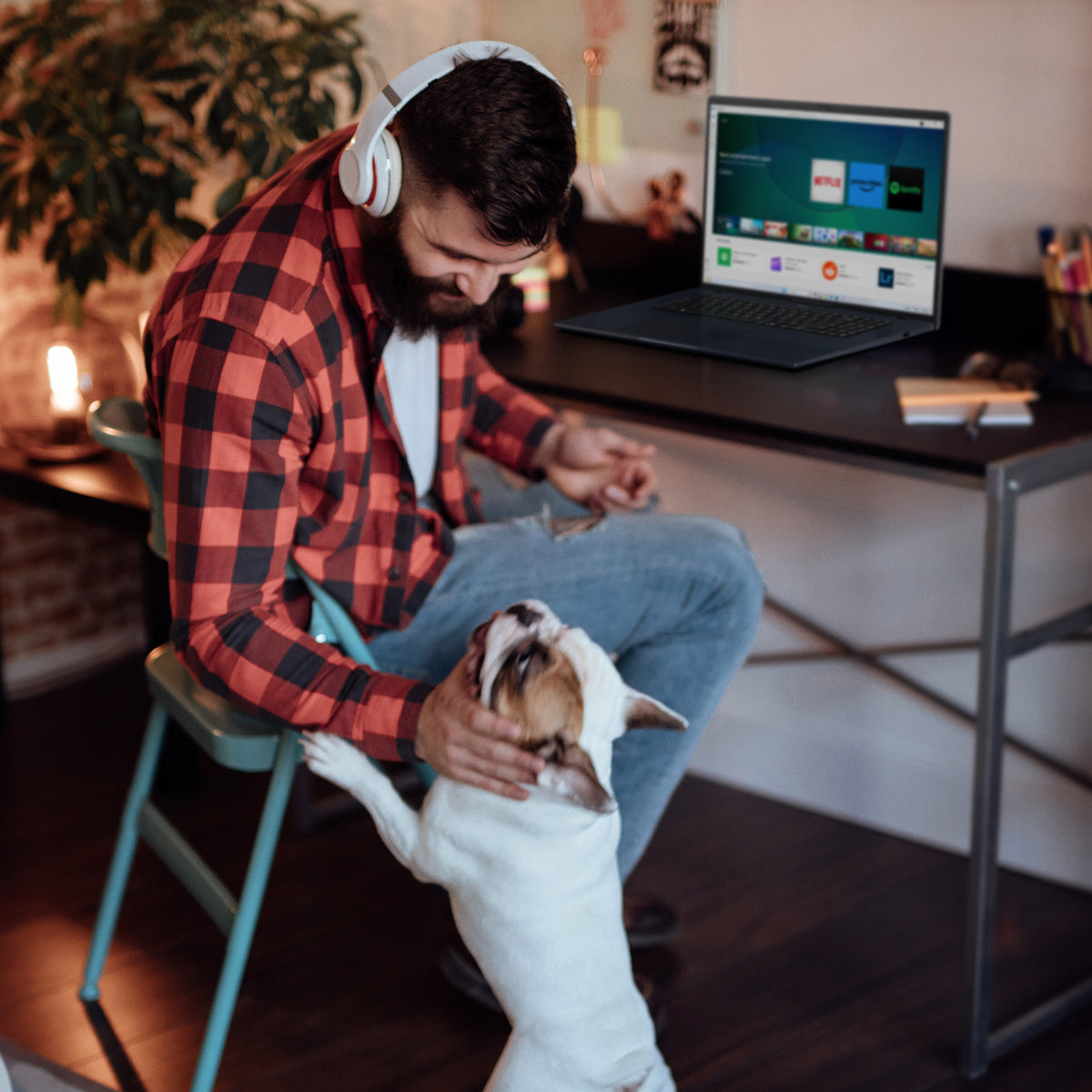 ASUS Vivobook 18 M1807GA-S8002W Ryzen AI 5 430 18.0"WUXGA IPS-level Panel 144Hz 300nits AG 16GB DDR5 SSD512 Radeon Graphics WLAN+BT Cam1080p+IR 70WHrs Win11 Quiet Blue