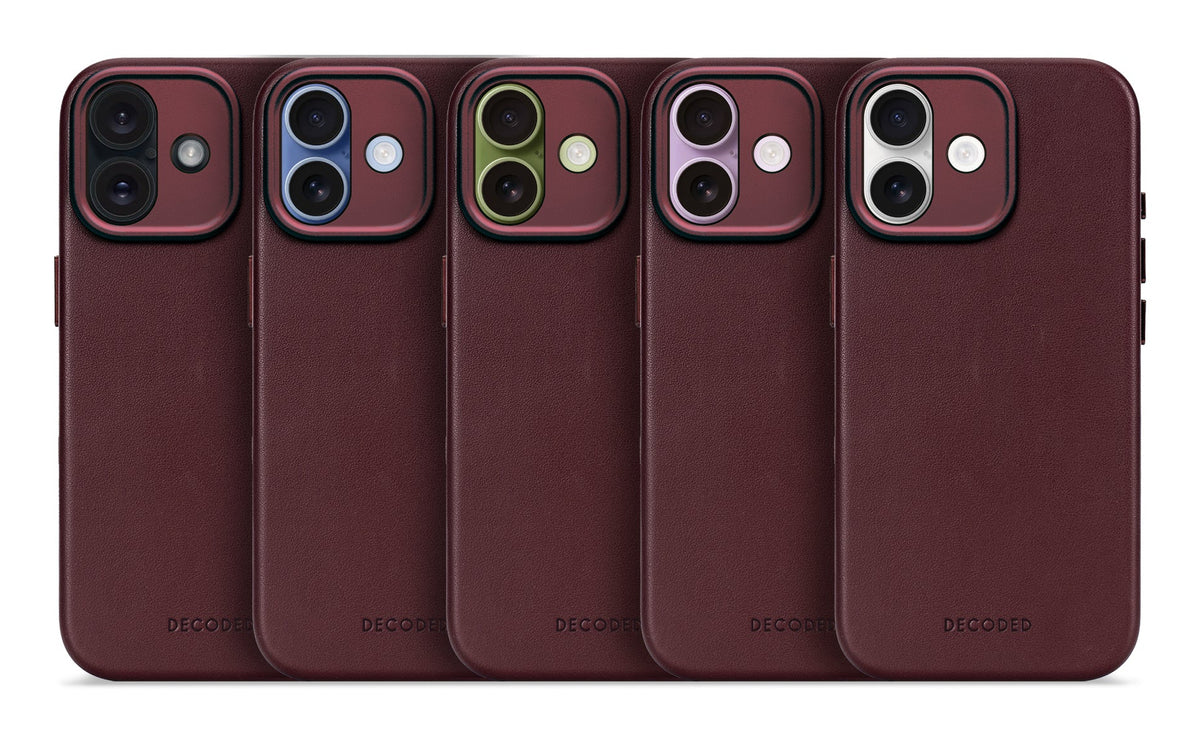 Decoded Leather Backcover for iPhone 17 in Dark Ruby