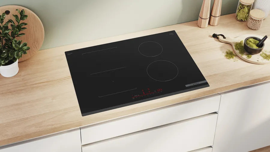 Εντοιχιζόμενη Επαγωγική Εστία Bosch Serie 6 PVS731HB1E, Μαύρη, Πλάτος 70 εκ., 4 Ζώνες Μαγειρέματος