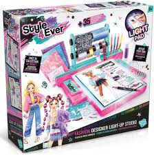 Canaltoys Fashion Designer Light-Up Studio