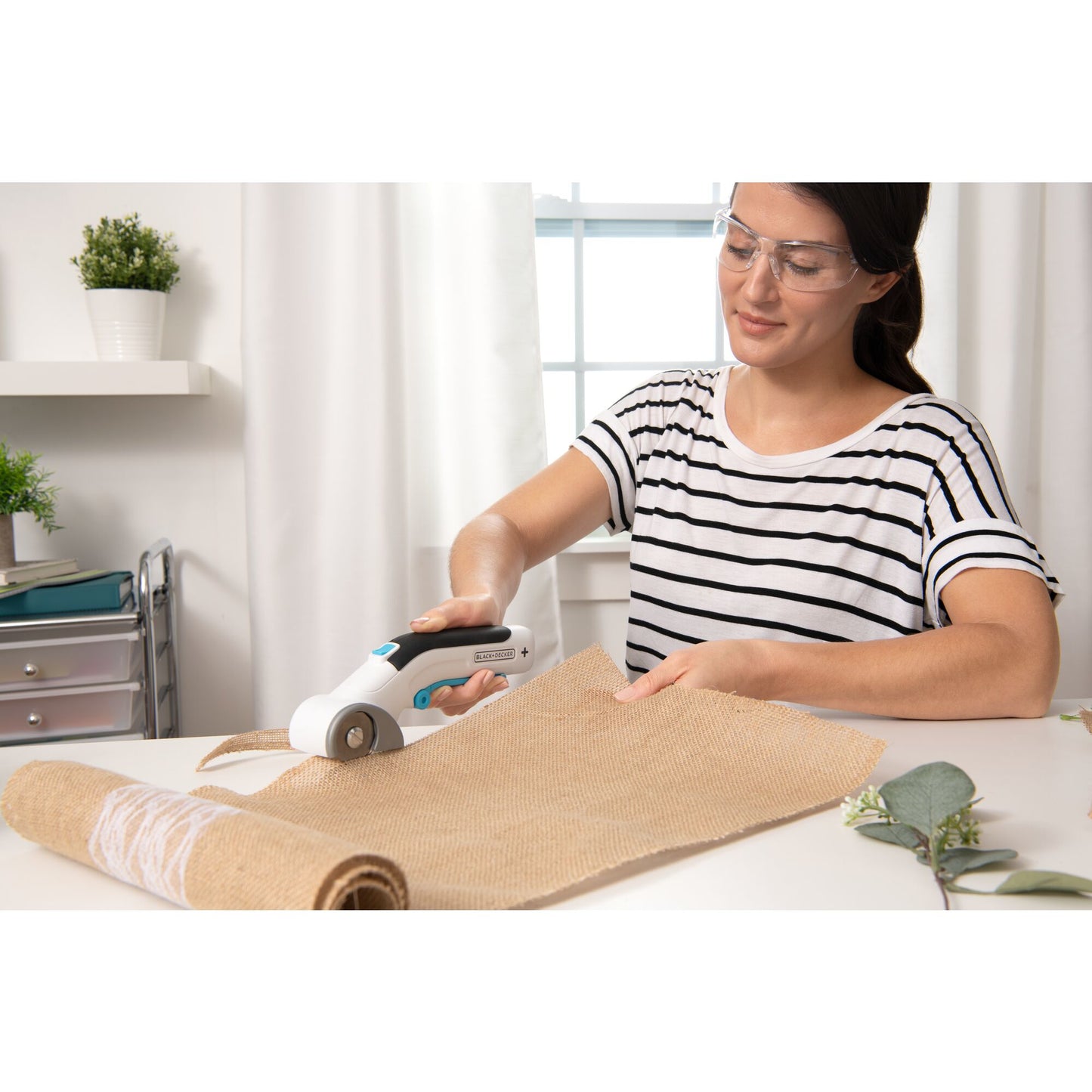 Black + Decker BCRC115 Cordless Universal Cutter