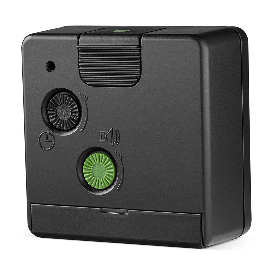 Braun BC 02 XBW quartz alarm black / white with light switch
