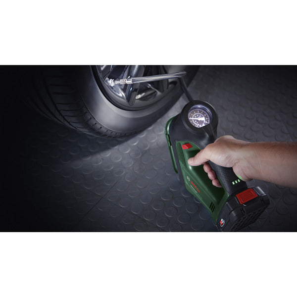 Bosch Powertools Akku-Luftpumpe UniversalPump 18V Set (grün/schwarz, Li-Ionen Akku 2,0Ah, POWER FOR ALL ALLIANCE)