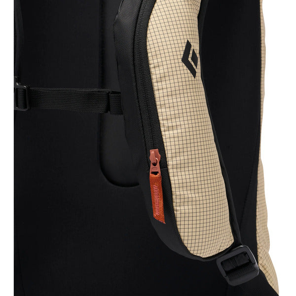 Black Diamond Dawn Patrol 15, S/M (beige/schwarz, 15 Liter)