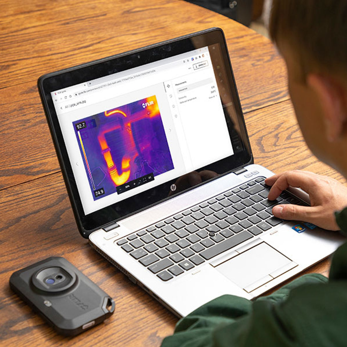 FLIR C3-X? thermal imaging camera Black 1800 mAh Vanadium Oxide Uncooled Focal Plane Arrays Built-in display 128 x 96 pixels LCD 640 x 480 pixels