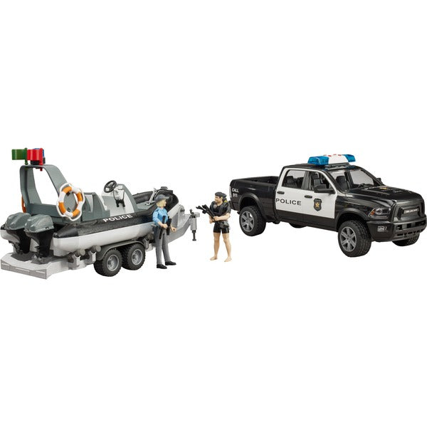 BRUDER RAM 2500 Polizei Pickup, L+S Modul, Anhänger mit Boot (schwarz/weiß, Inkl. 2 Figuren)