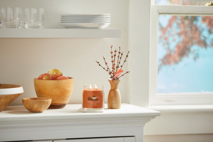 Medium Candle CINNAMON STICK YANKEE