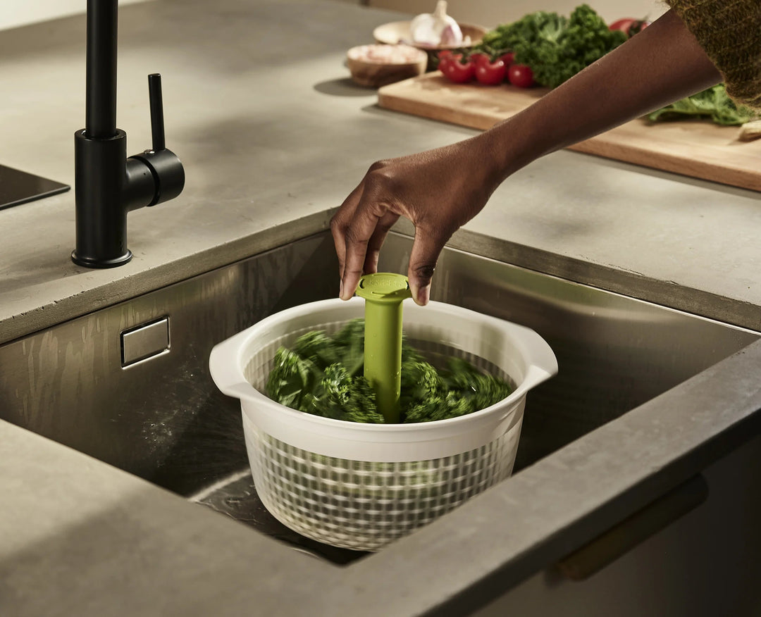 Joseph Joseph Spindola Green In- sink Salad-spinning Colander