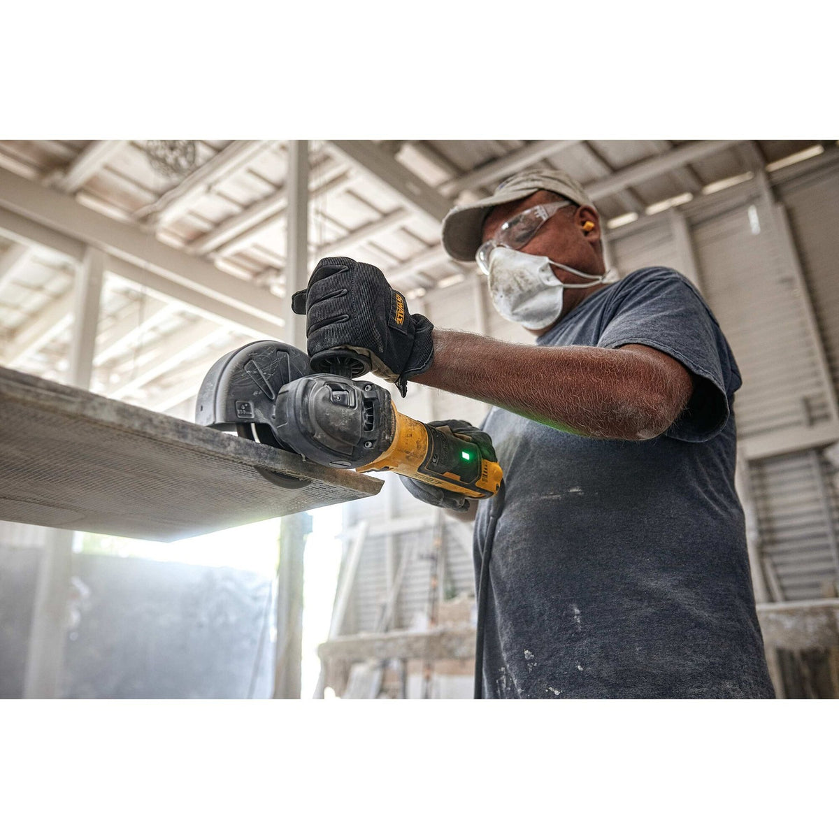 DeWalt DWE4347-QS Angle Grinder 125mm