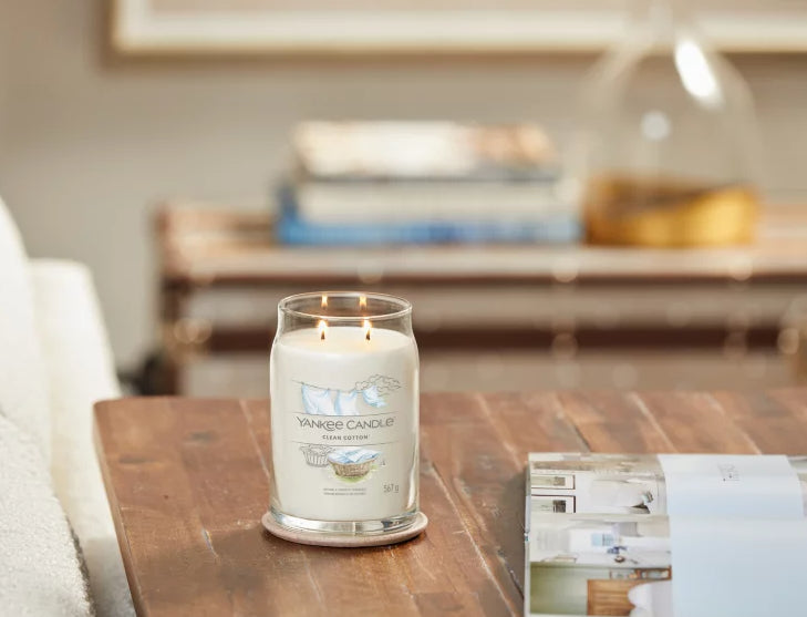 Yankee Candle Signature Scented Candle Clean Cotton 567 g