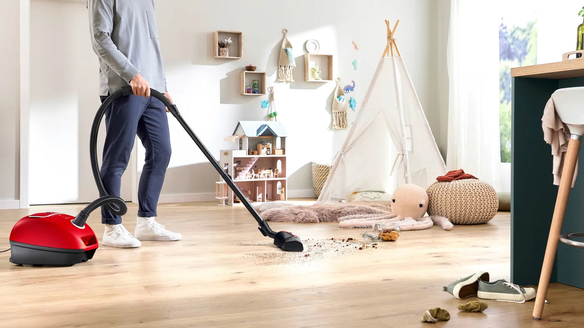 Bosch BGB41PET1 vacuum 4 L Cylinder vacuum Dry 700 W Dust bag