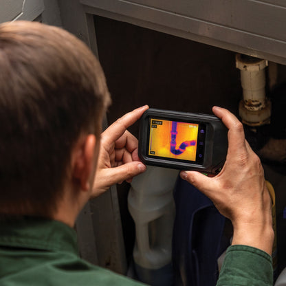 FLIR C3-X? thermal imaging camera Black 1800 mAh Vanadium Oxide Uncooled Focal Plane Arrays Built-in display 128 x 96 pixels LCD 640 x 480 pixels