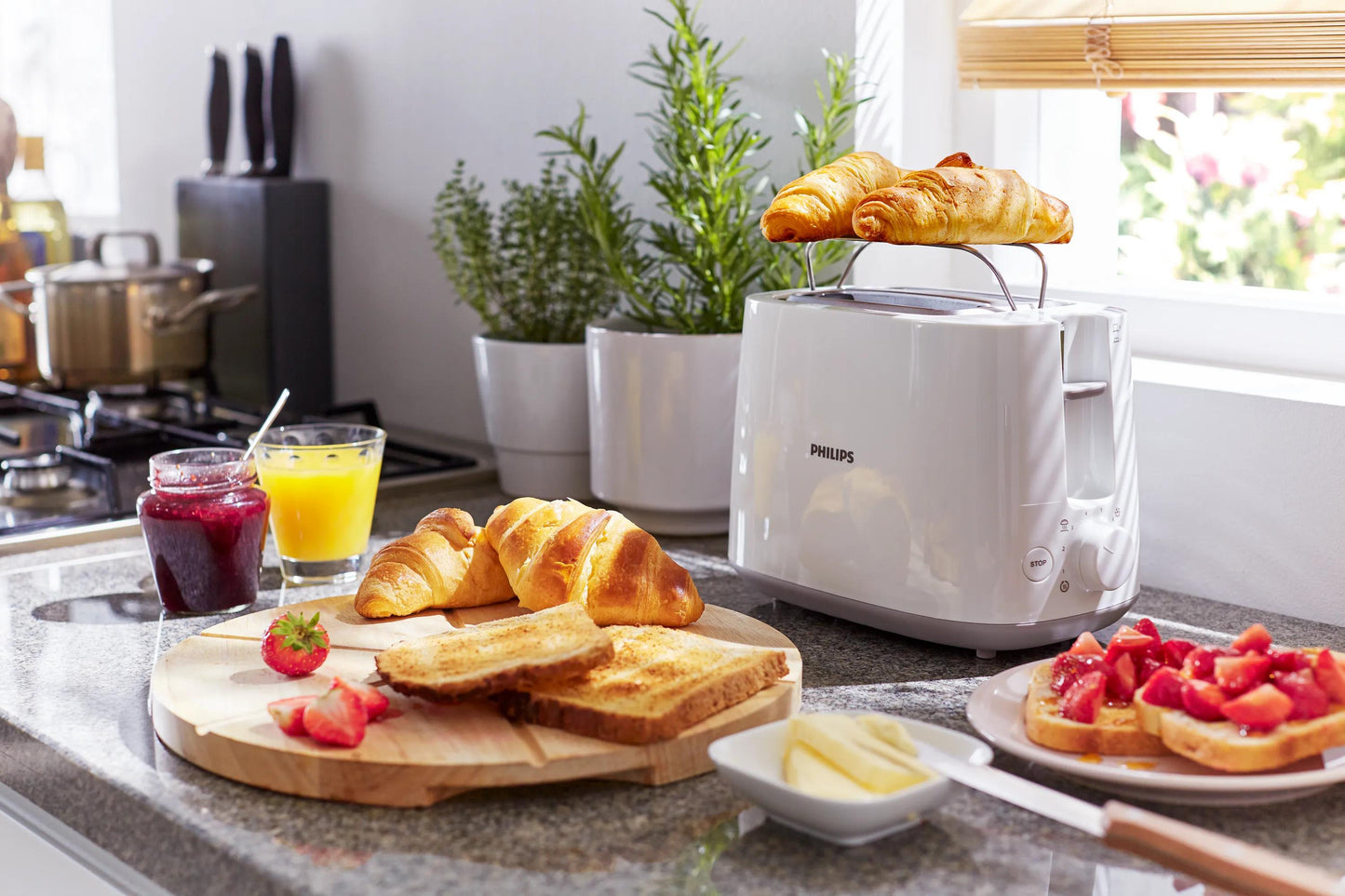 Philips Daily Collection HD2582/00 2-Slice Toaster, 830 W, White