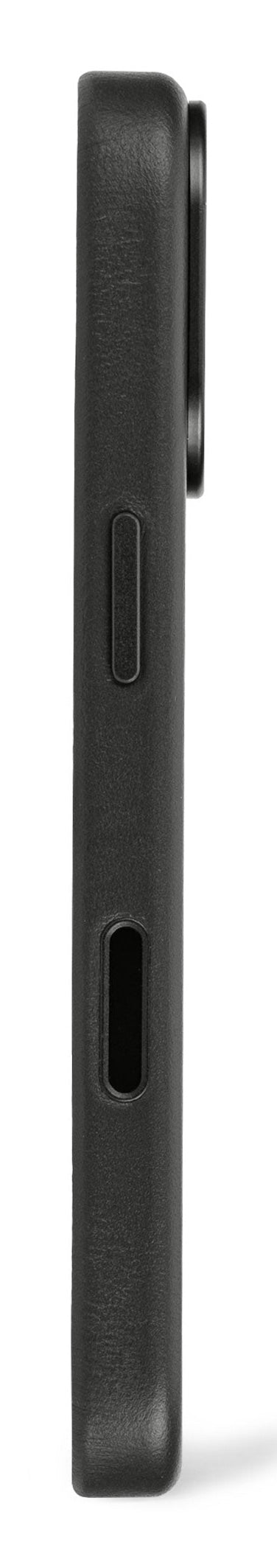 Decoded Leather Backcover for iPhone 17 in Black