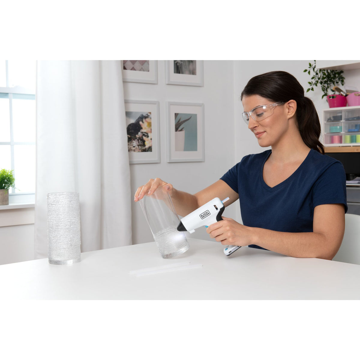 Black + Decker BCGL115 Cordless Hot Glue Gun