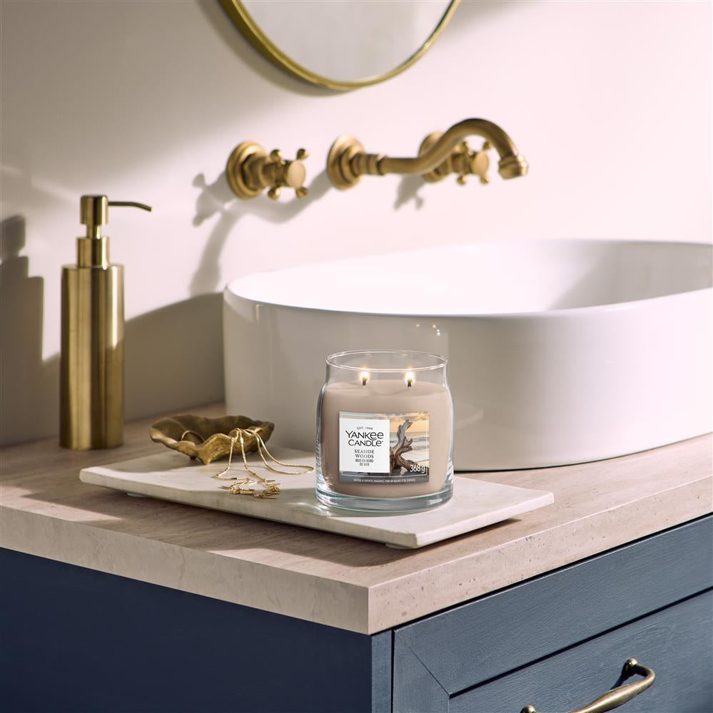 Medium Candle SEASIDE WOODS YANKEE