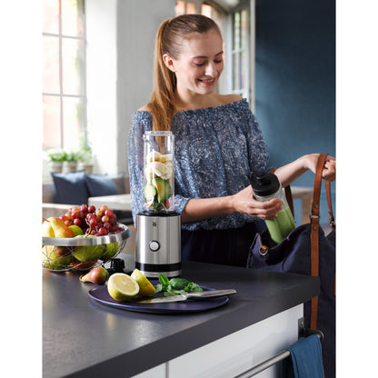 WMF consumer electric KÜCHENminis Smoothie-to-go (edelstahl/schwarz, 300 Watt, Behälter 0,6 Liter)