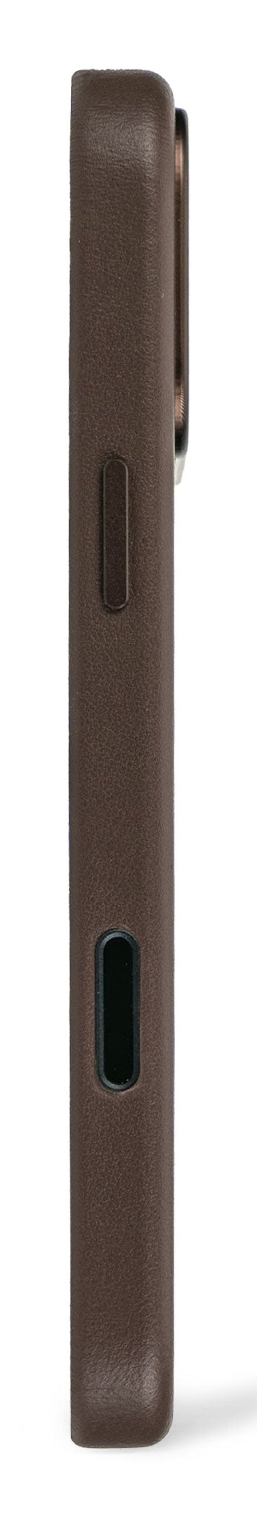 Decoded Leather Backcover for iPhone 17 Pro Max in Chocolate Brown
