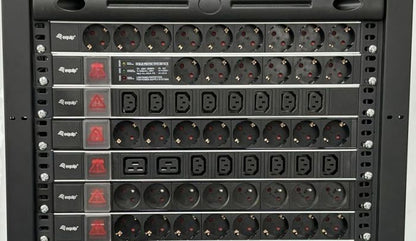 Equip 19" Steckdosenleiste CEE7/7 90°->8xSchuko+Switch  Alu.