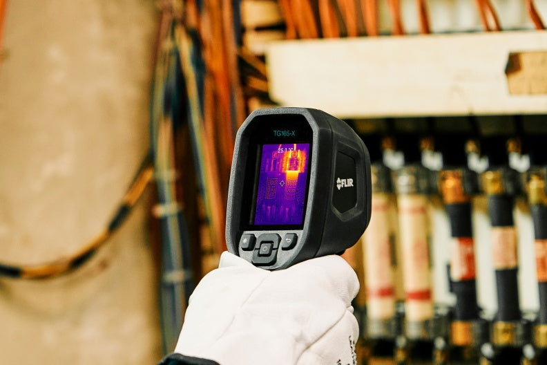 FLIR TG165-X MSX Thermal Camera -25 to +300 °C 80 x 60 Pixel 8.7 Hz MSX®, Built-in LED Light, Digital Camera