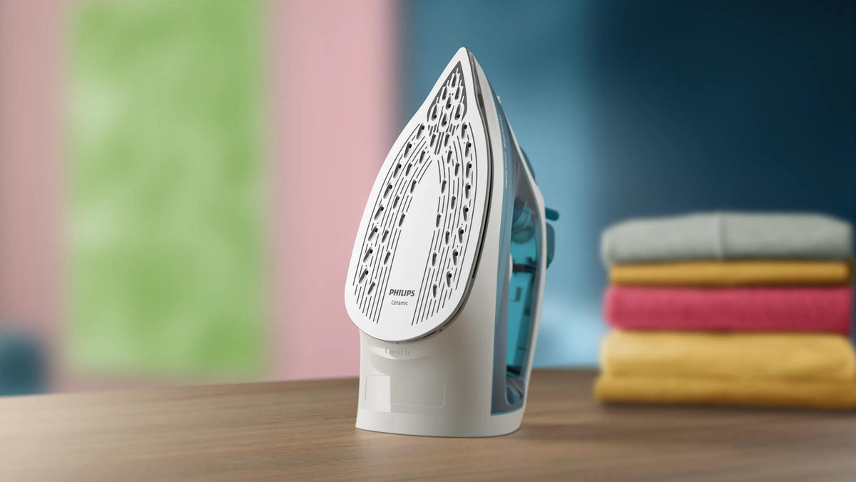 Philips 2000 series DST2020/90 Steam Iron — Ceramic Soleplate, 2000 W, Aqua
