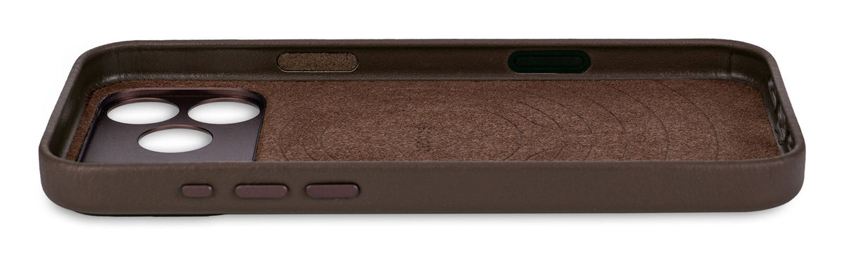 Decoded Leather Backcover for iPhone 17 Pro Max in Chocolate Brown