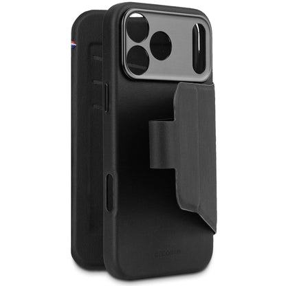 Decoded Silicone Detachable Wallet for iPhone 17 Pro in Phantom Black