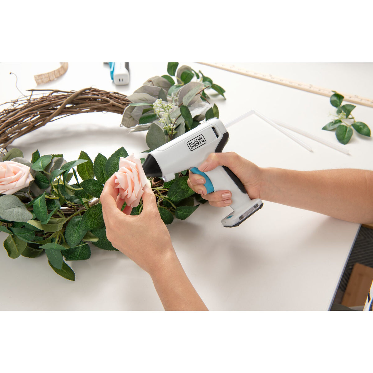 Black + Decker BCGL115 Cordless Hot Glue Gun