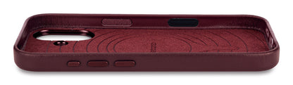Decoded Leather Backcover for iPhone 17 in Dark Ruby