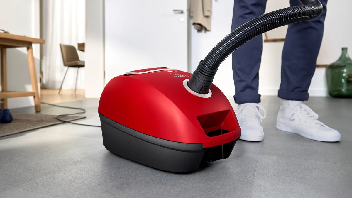 Bosch BGB41PET1 vacuum 4 L Cylinder vacuum Dry 700 W Dust bag
