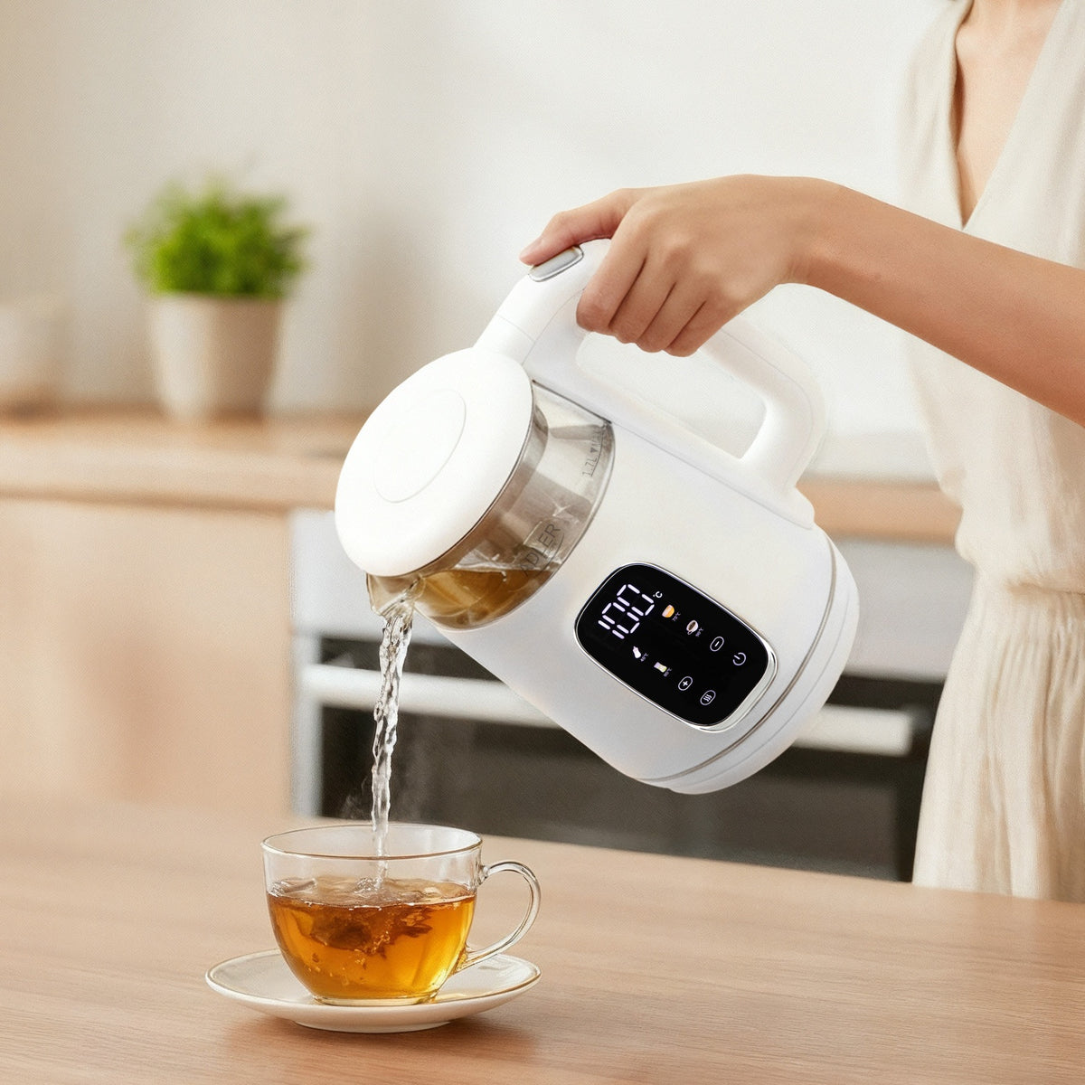 ADLER AD 1305 electric kettle white/silver