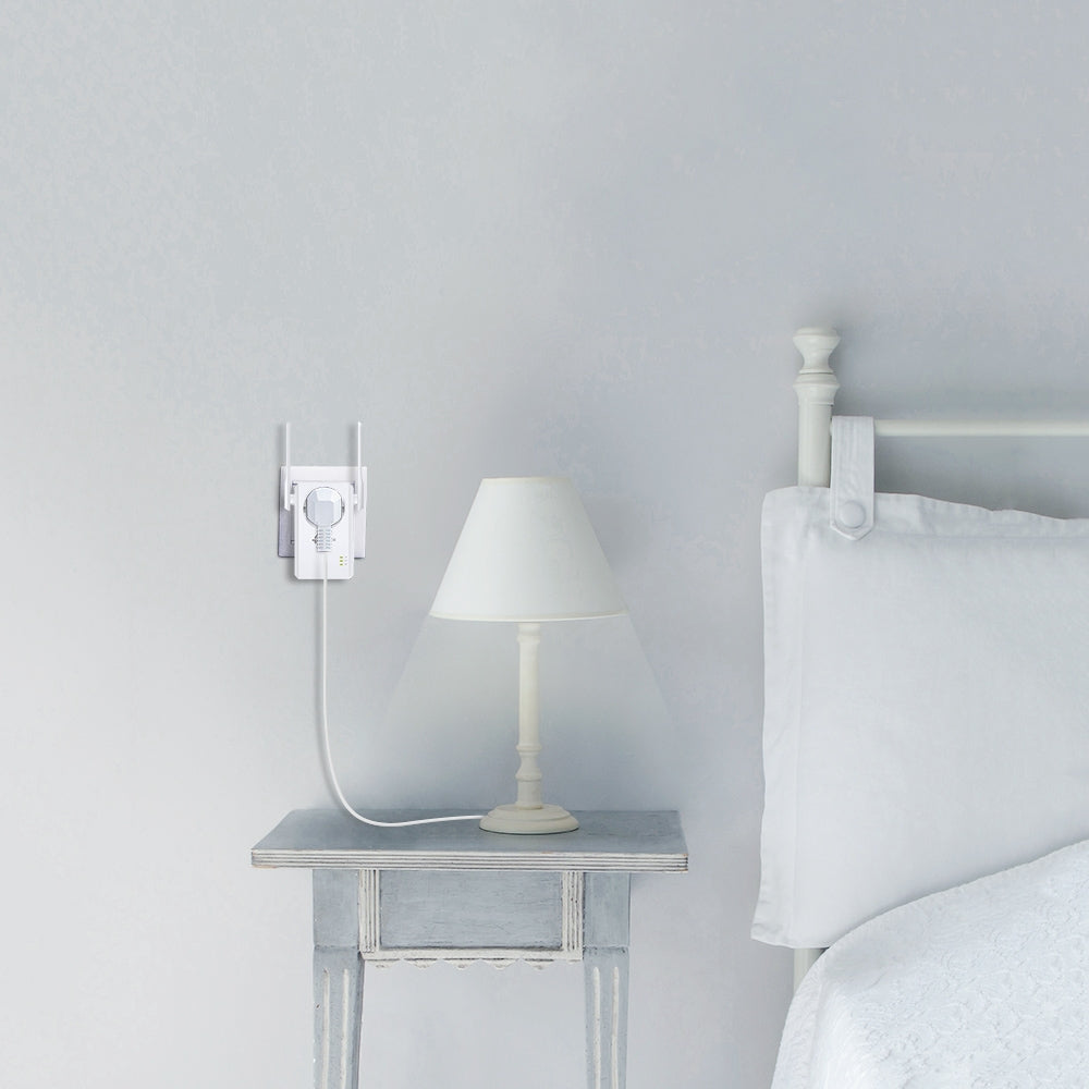 TP-LINK 300Mbps Wi-Fi Range Extender with AC Passthrough
