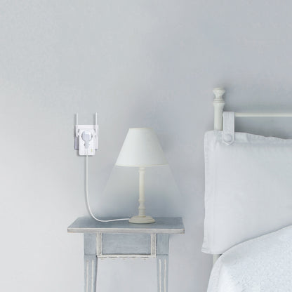 TP-LINK 300Mbps Wi-Fi Range Extender with AC Passthrough
