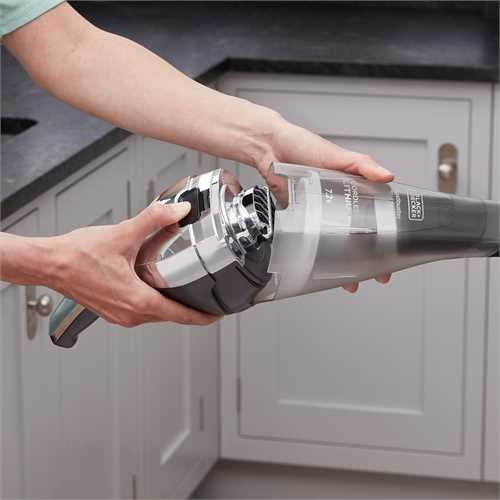 Black + Decker NVC220WC Επαναφορτιζόμενο Χειροκίνητο Σκουπάκι 7,2 V / 2,0 Ah