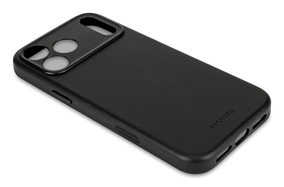 Decoded Black Leather Backcover for iPhone 17 Pro Max
