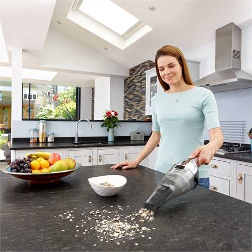 Black + Decker NVC220WC Επαναφορτιζόμενο Χειροκίνητο Σκουπάκι 7,2 V / 2,0 Ah