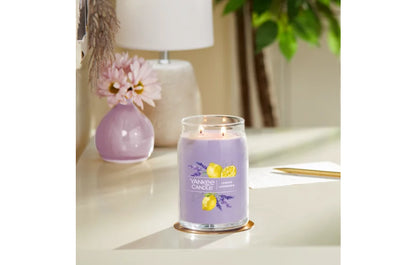 Large Candle LEMON LAVENDER — YANKEE