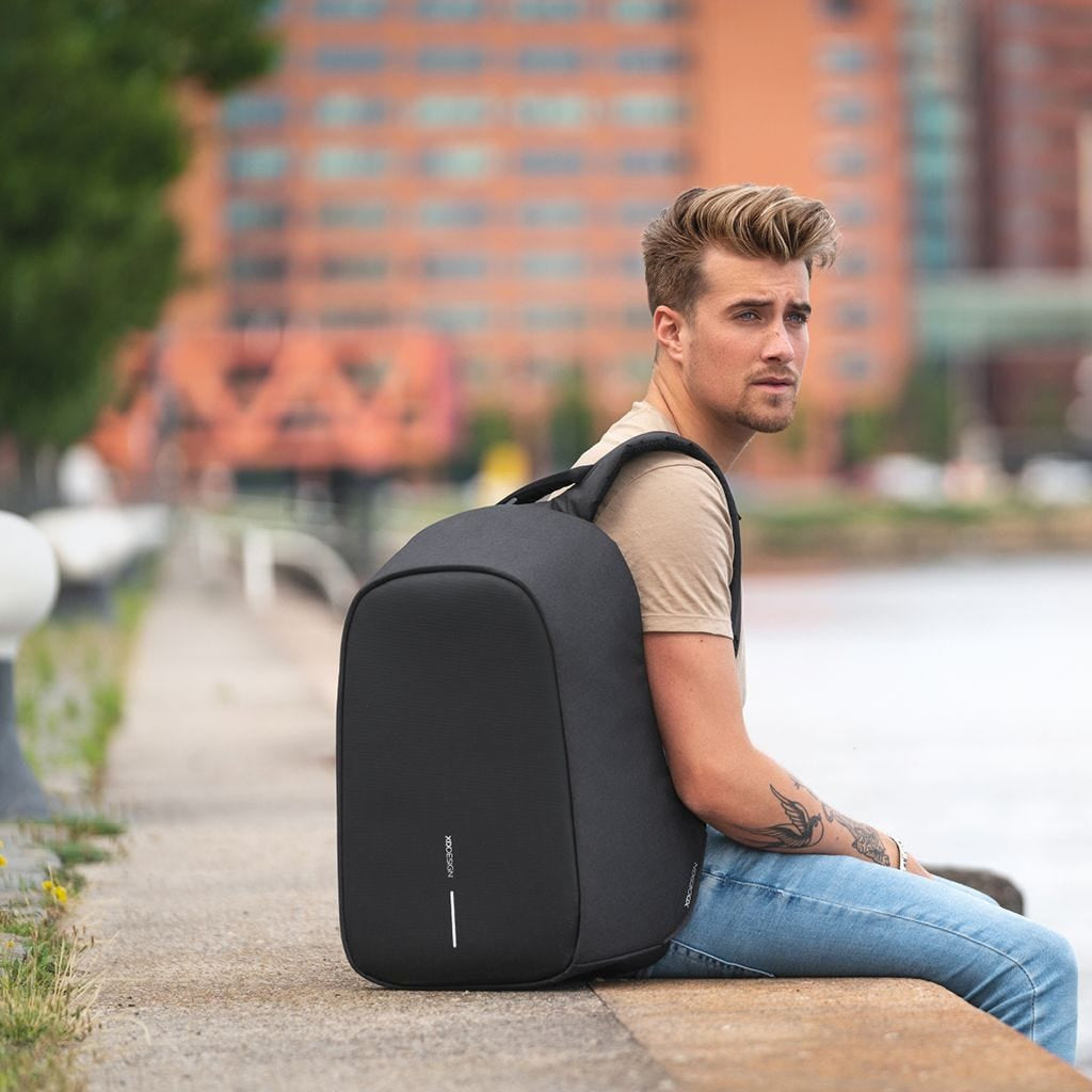XD DESIGN ANTI-THEFT BACKPACK BOBBY HERO REGULAR BLACK P/N: P705.291