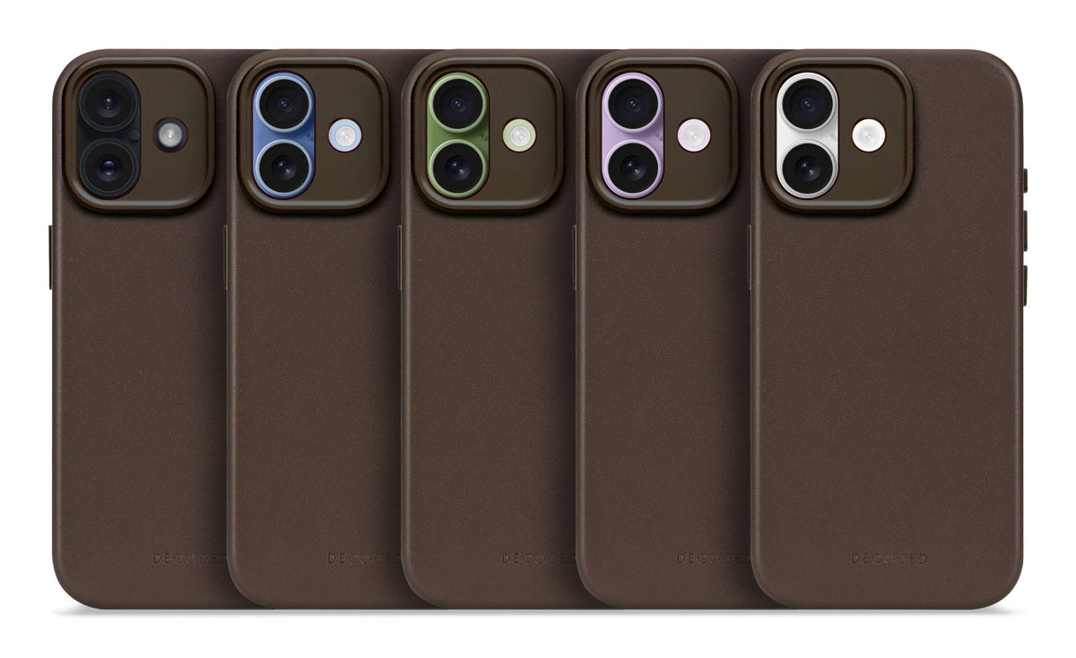 Decoded Leather Backcover for iPhone 17 in Chocolate Brown
