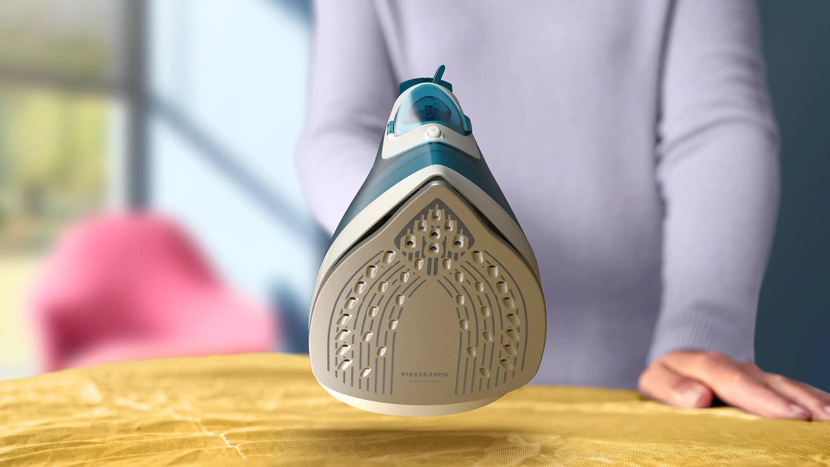 Philips 2000 series DST2020/90 Steam Iron — Ceramic Soleplate, 2000 W, Aqua