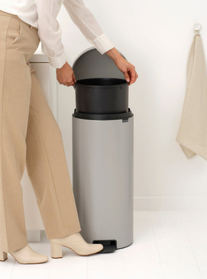 Brabantia Treteimer Newicon 30 L Soft Grey