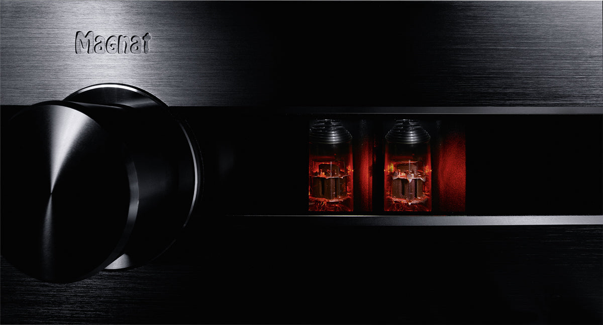 MAGNAT MA-900 Stereo Amplifier - Black