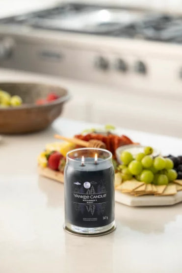 Large Yankee Candle — MIDSUMMERS NIGHT