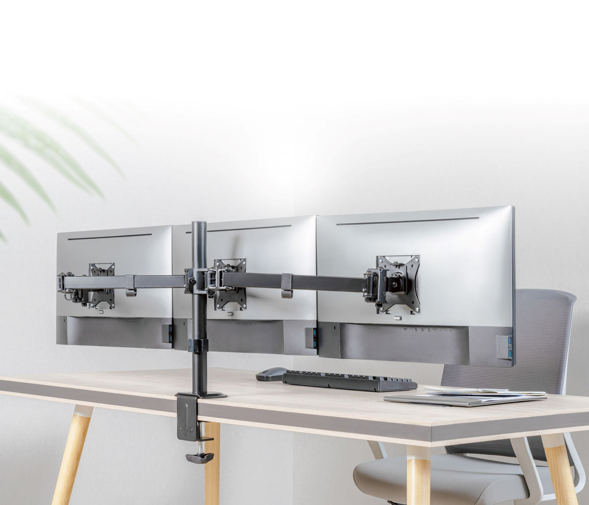 Gembird MA-D3-01 Adjustable desk 3-display mounting arm (rotate, tilt, swivel), 17”-27”, up to 7 kg