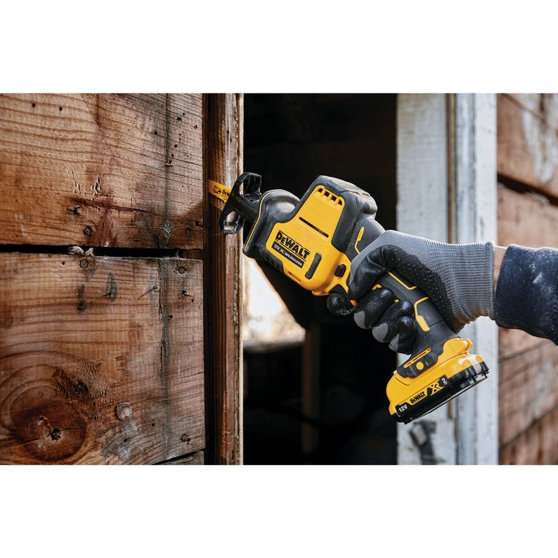 DeWalt DCS312D2-QW Cordless Saw