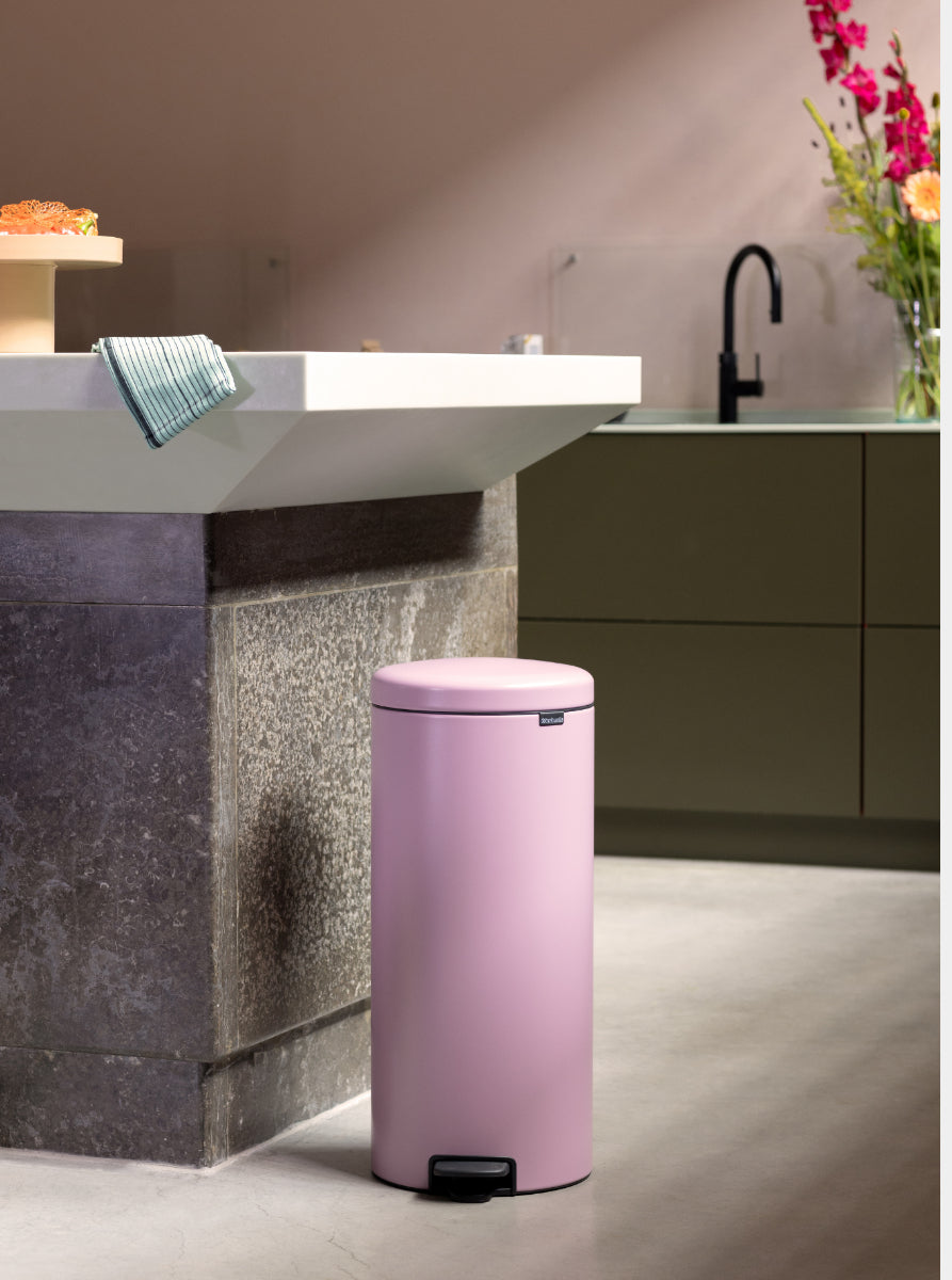 Κάδος Brabantia Treteimer Newicon 30 λίτρων σε χρώμα Λιλά Ροζ